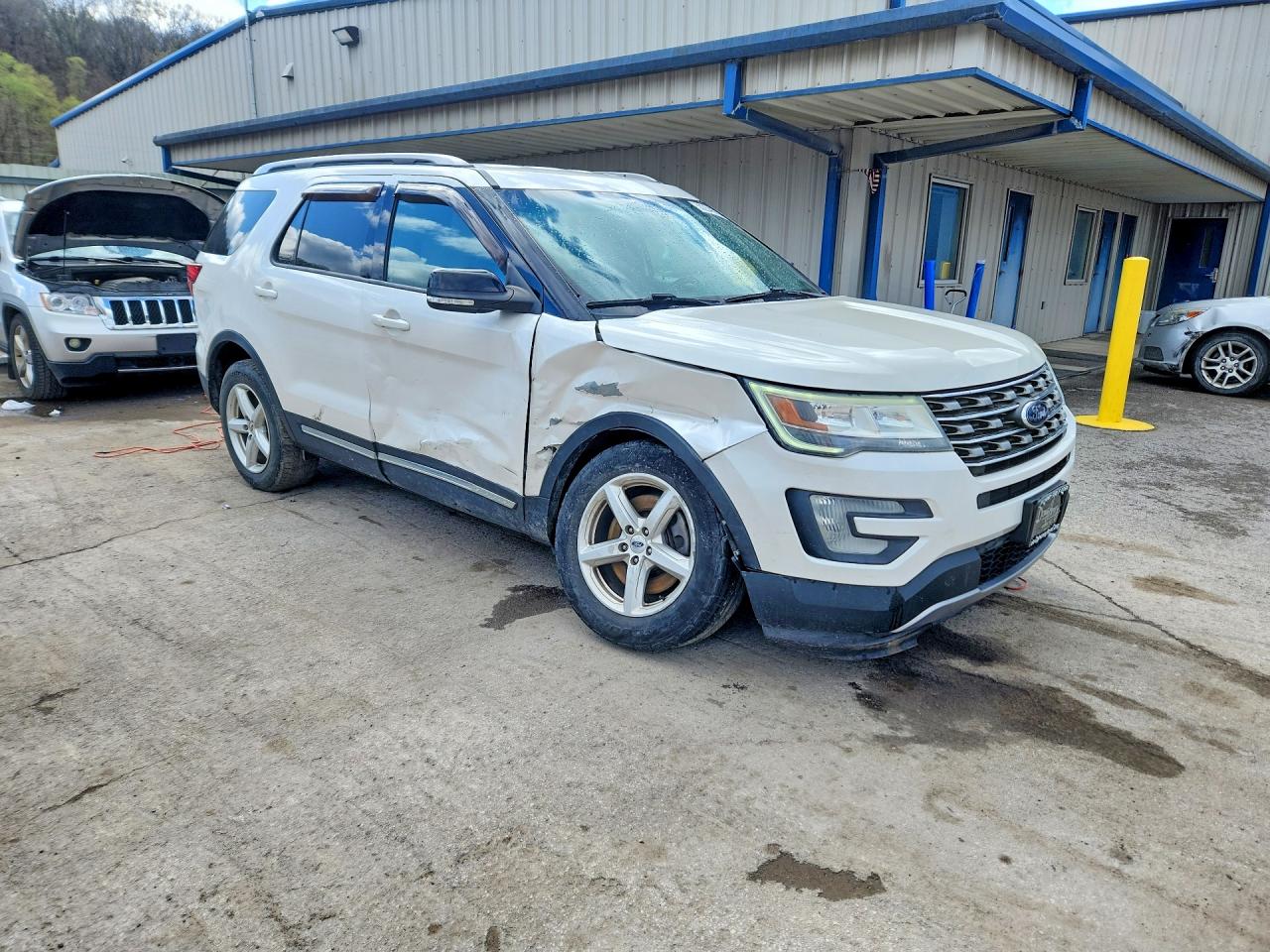 2016 FORD EXPLORER XLT photo 10