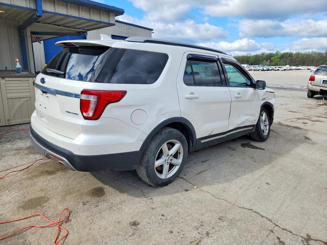 2016 FORD EXPLORER XLT photo 7