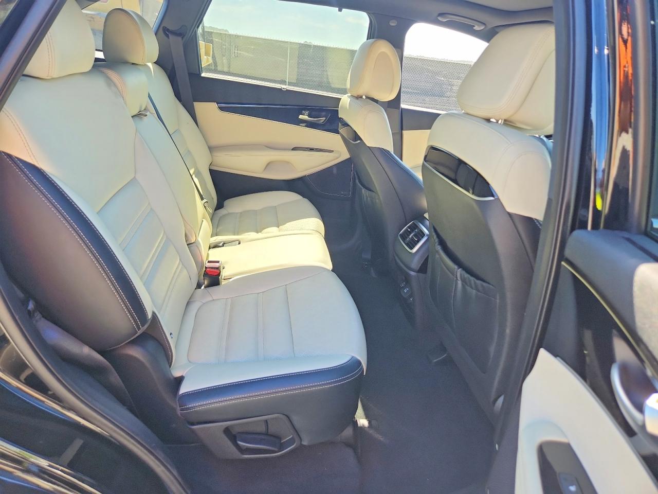 2016 KIA SORENTO photo 21