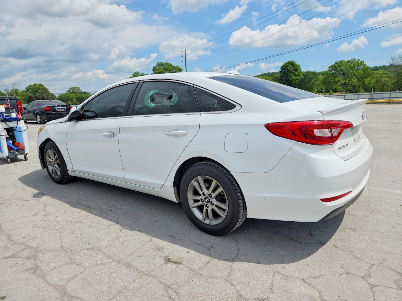 2017 HYUNDAI SONATA SE photo 4