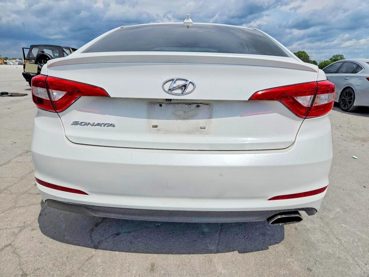 2017 HYUNDAI SONATA SE photo 16
