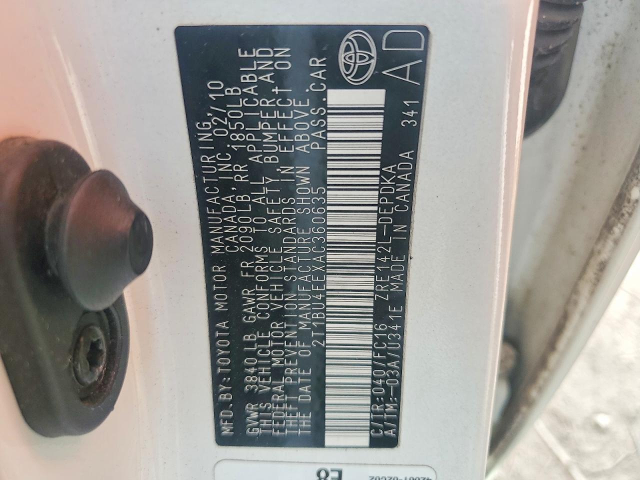 2010 TOYOTA COROLLA photo 34