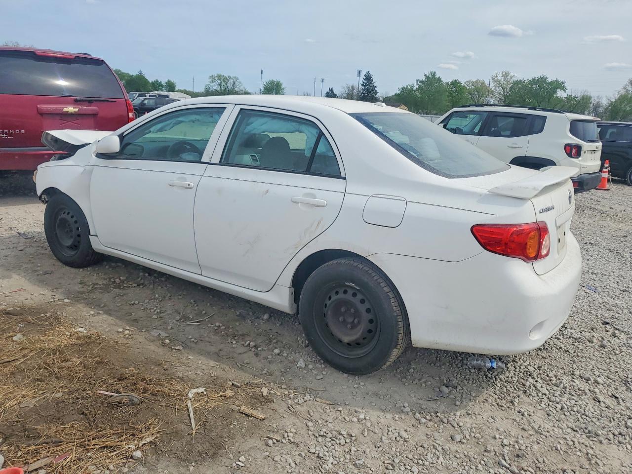 2010 TOYOTA COROLLA photo 4