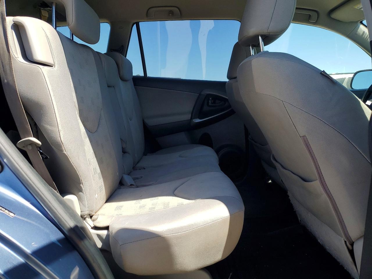 2010 TOYOTA RAV4 BASE photo 31