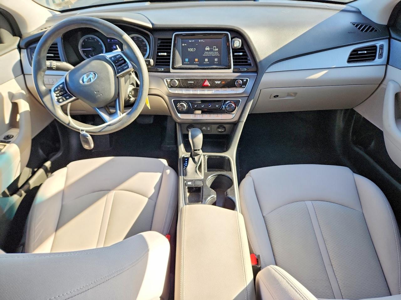 2018 HYUNDAI SONATA SE photo 8
