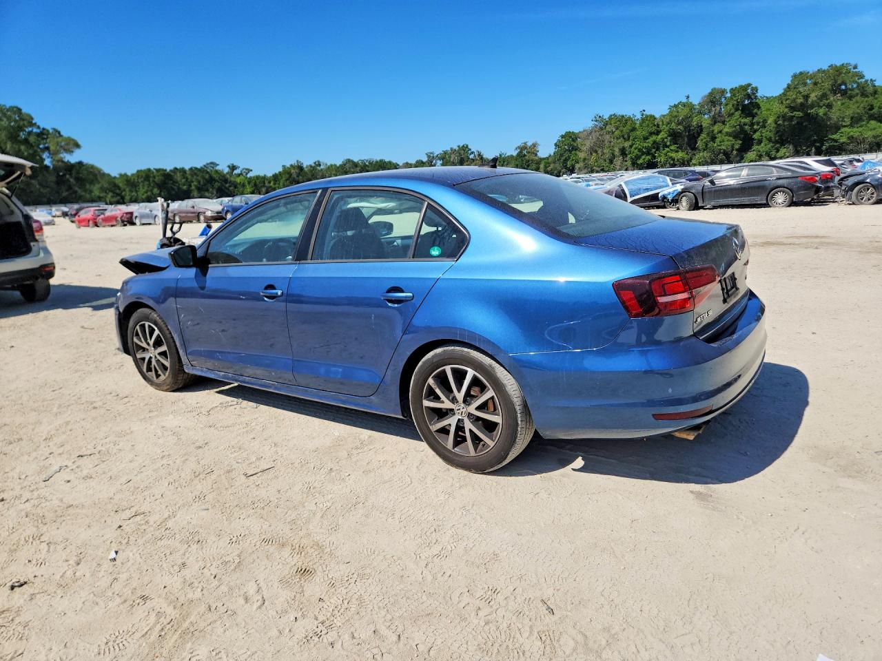 2016 VOLKSWAGEN JETTA SE photo 4