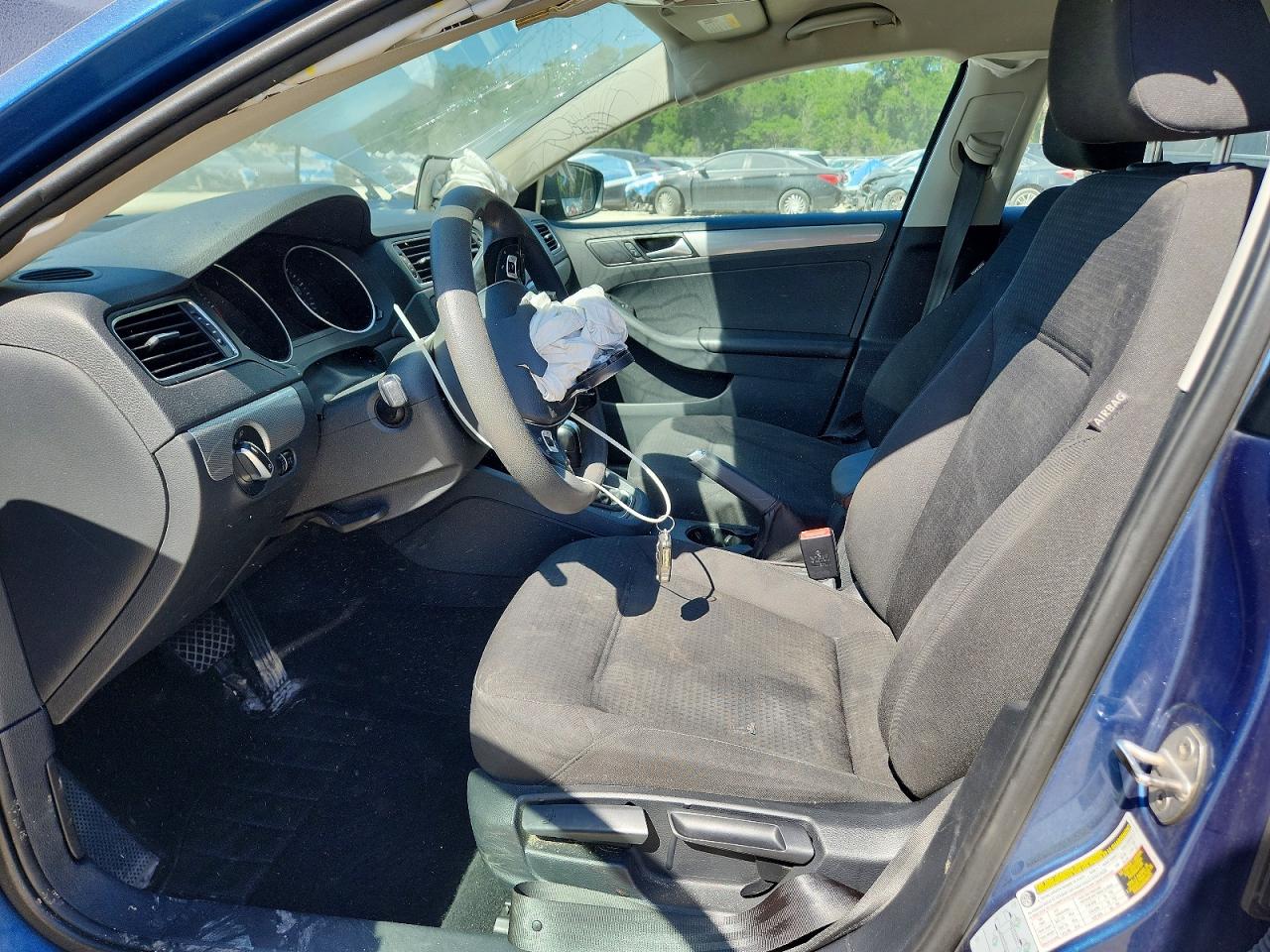2016 VOLKSWAGEN JETTA SE photo 19