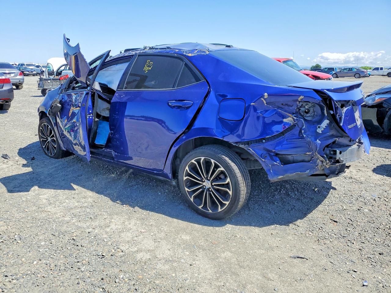 2014 TOYOTA COROLLA photo 2