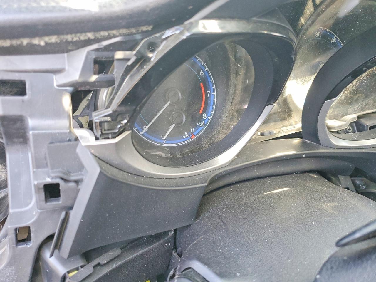2014 TOYOTA COROLLA photo 9