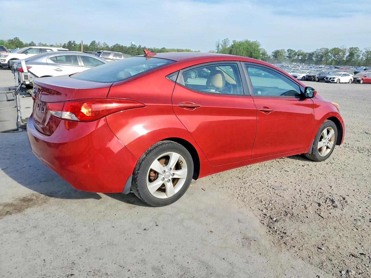 2013 HYUNDAI ELANTRA photo 5