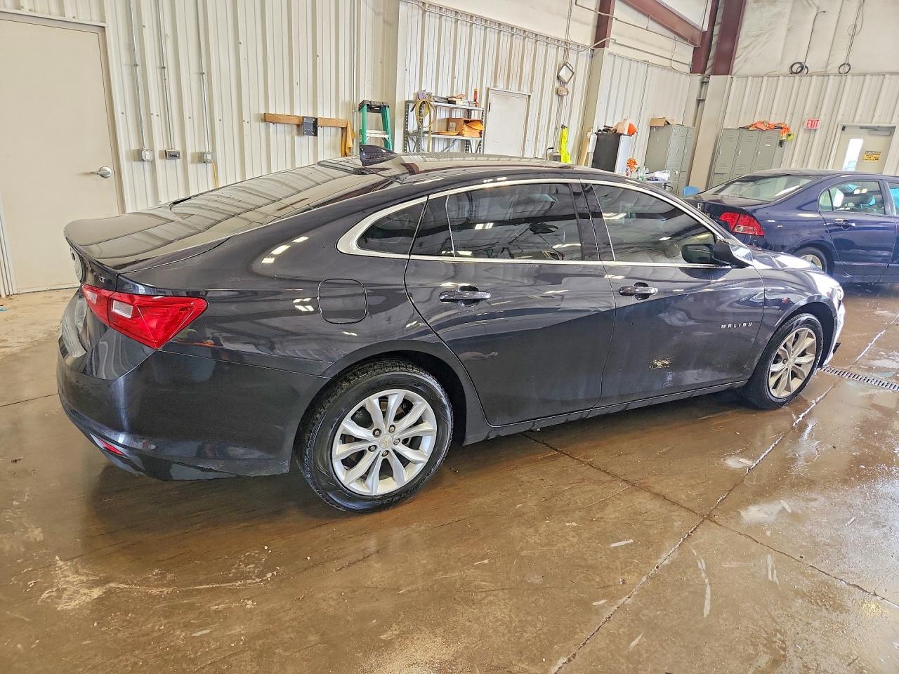 2023 CHEVROLET MALIBU LT photo 3