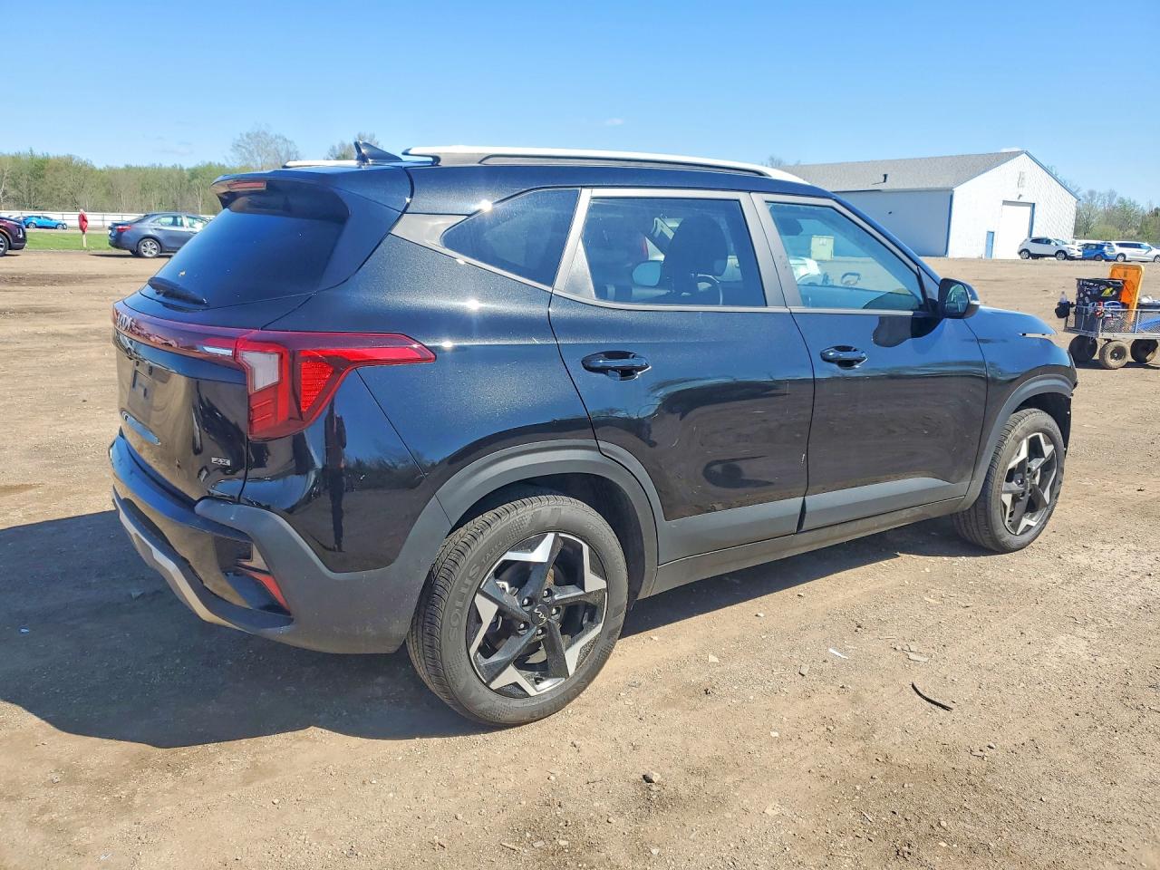 2025 KIA SELTOS S photo 5