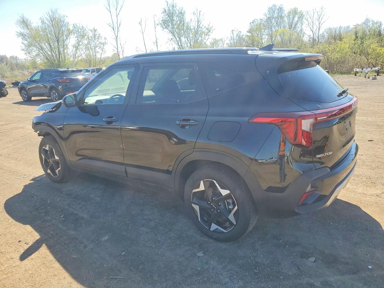 2025 KIA SELTOS S photo 3