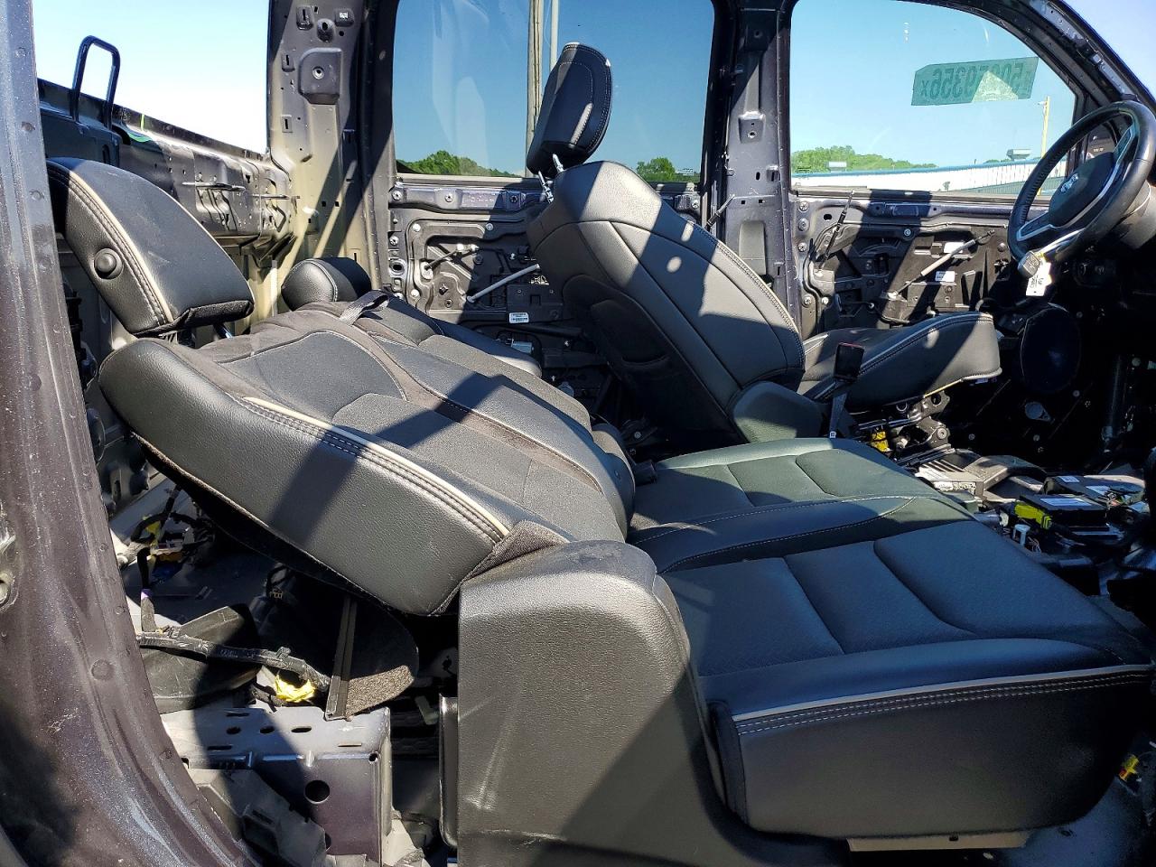2021 RAM 1500 LARAMIE photo 28