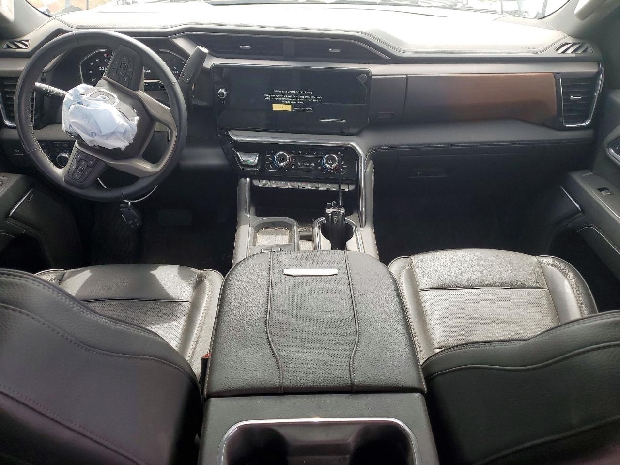 2025 GMC SIERRA K3500 DENALI photo 15