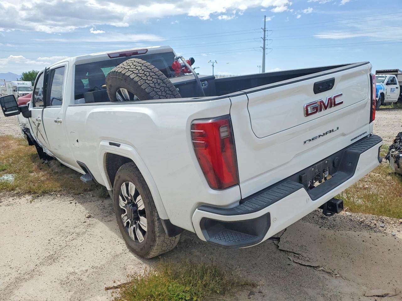 2025 GMC SIERRA K3500 DENALI photo 3