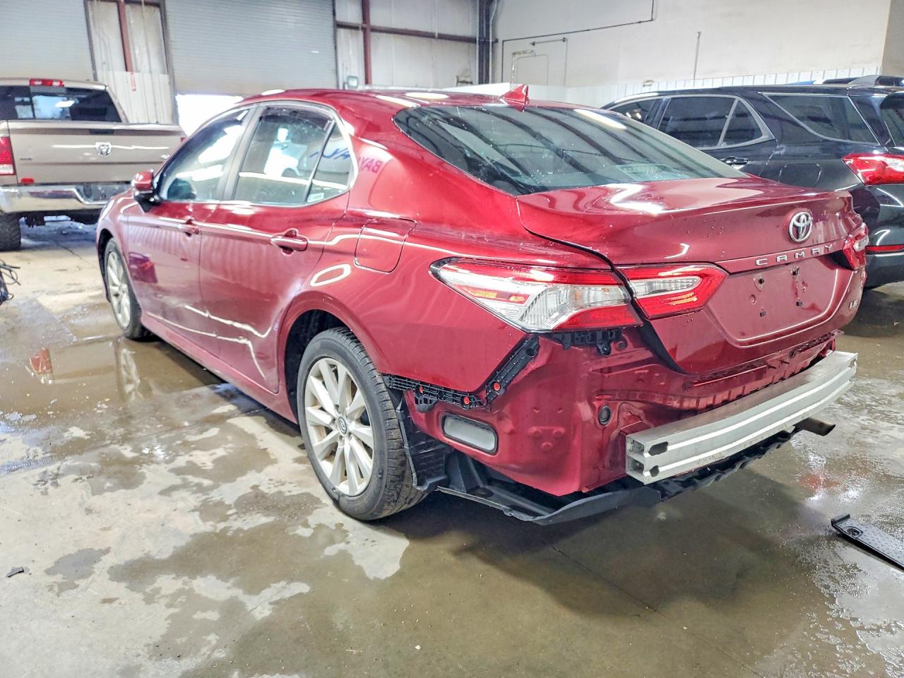 2019 TOYOTA CAMRY LE photo 4