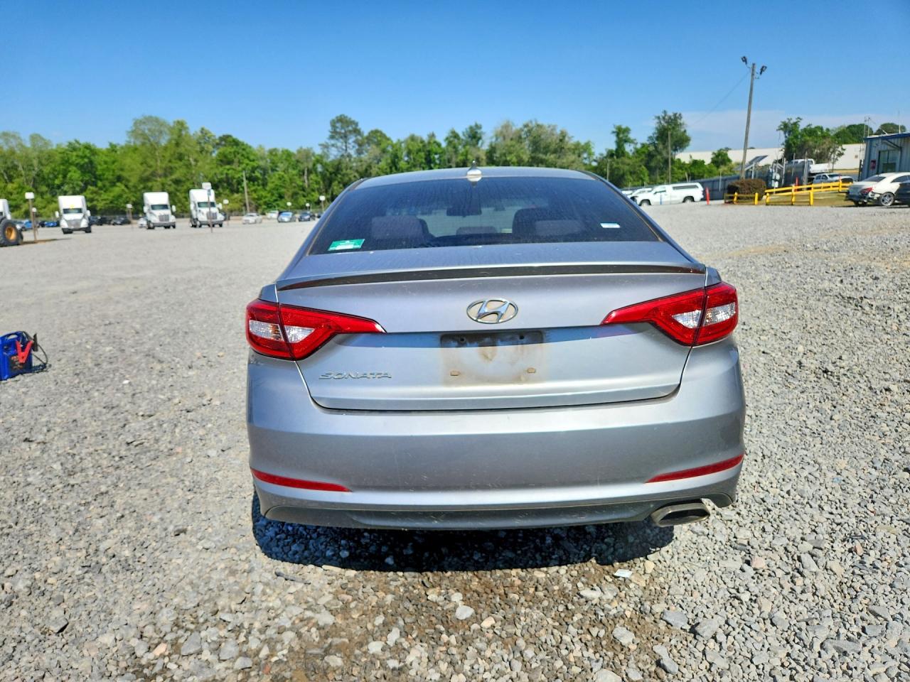 2015 HYUNDAI SONATA SE photo 11