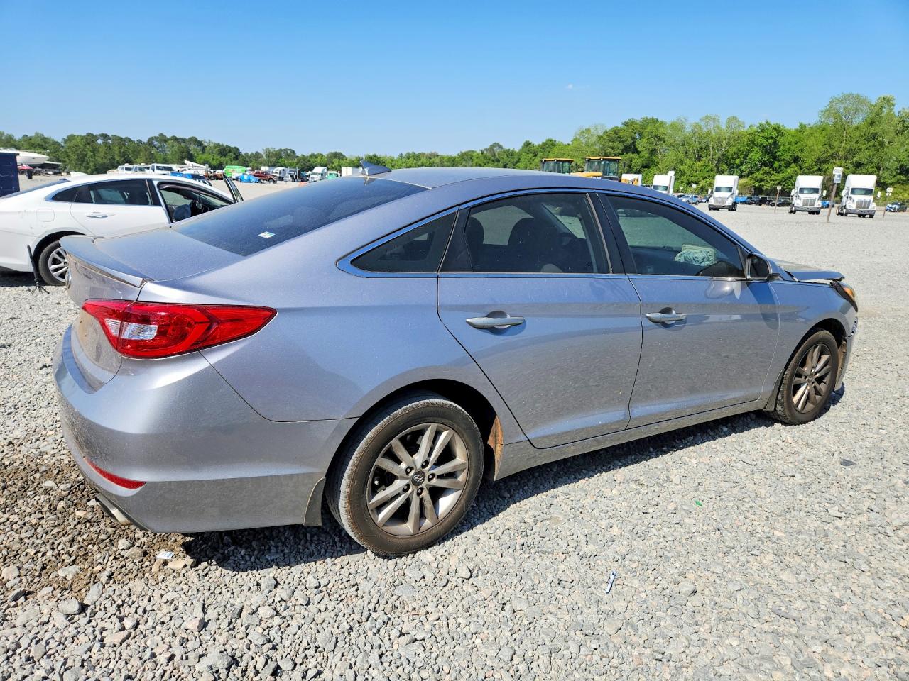 2015 HYUNDAI SONATA SE photo 5