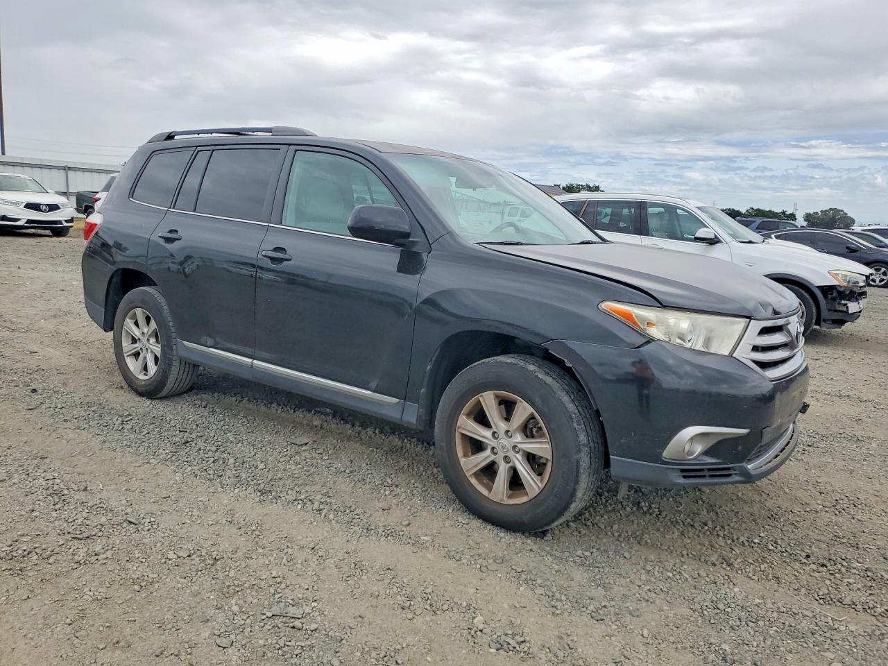 2013 TOYOTA HIGHLANDER PLUS photo 7