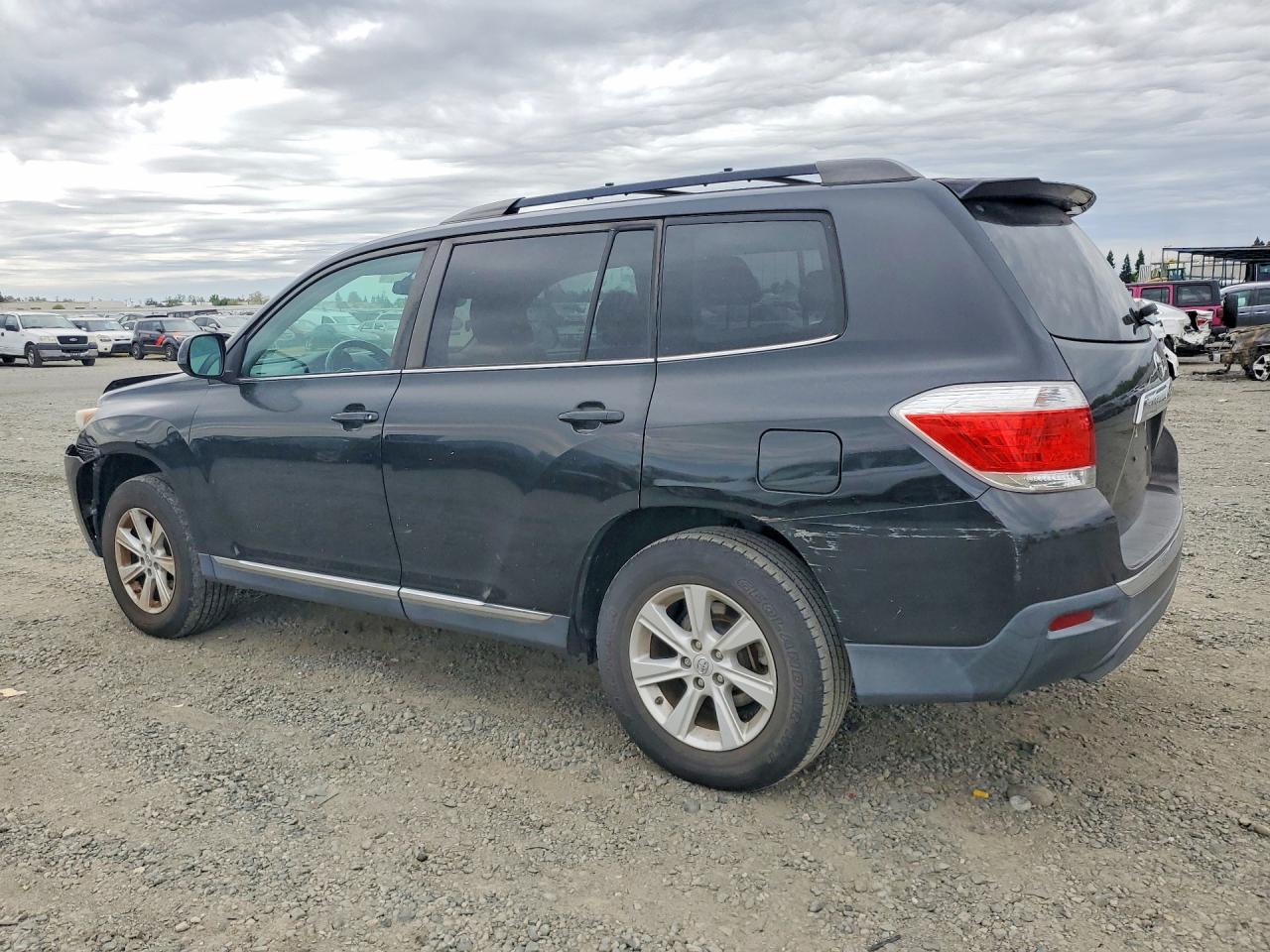 2013 TOYOTA HIGHLANDER PLUS photo 3