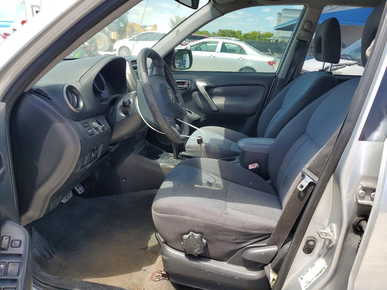 2005 TOYOTA RAV4 BASE photo 19