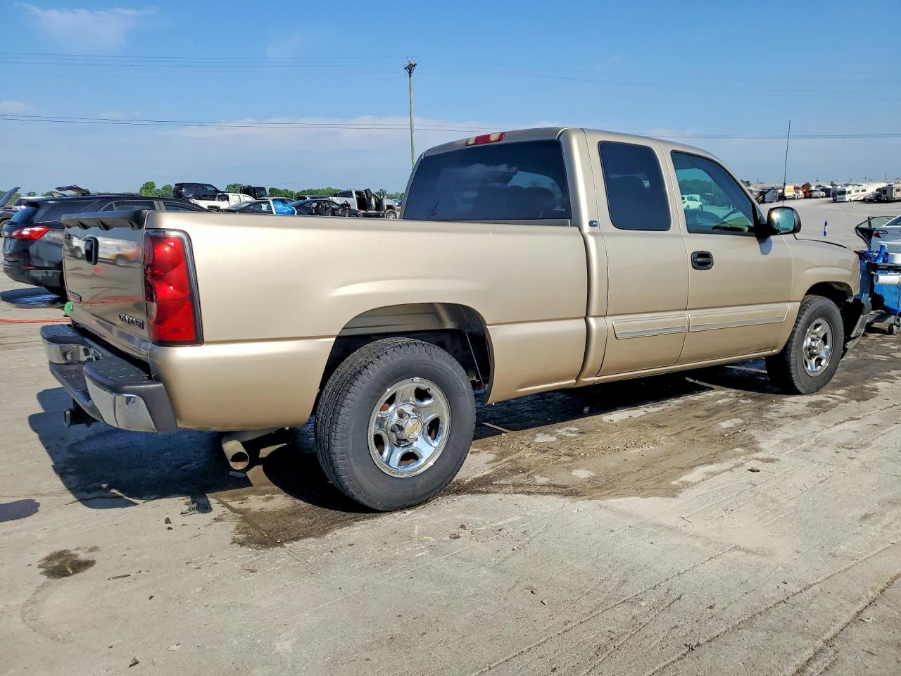 2004 CHEVROLET SILVERADO C1500 photo 5