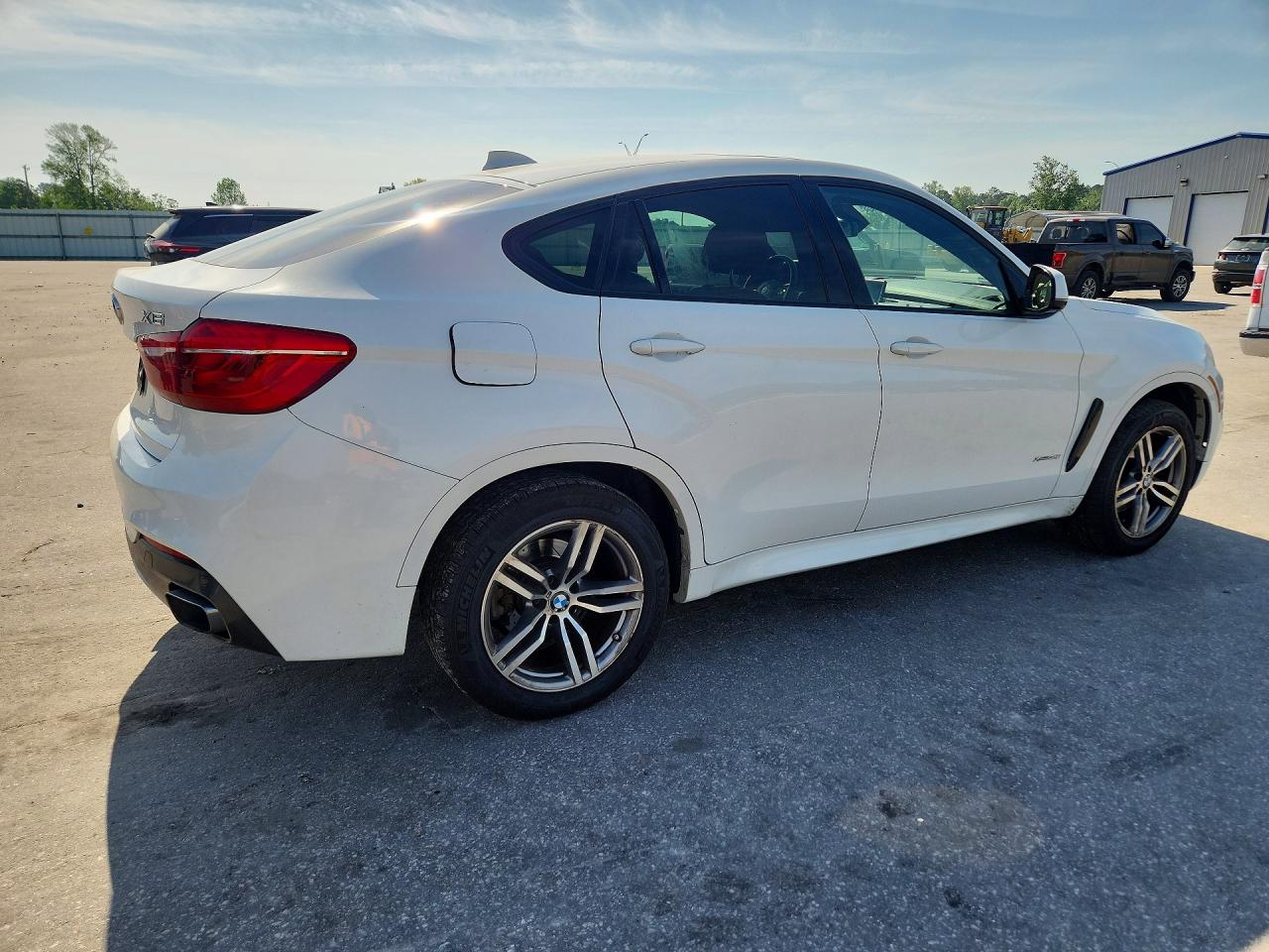 2015 BMW X6 XDRIVE35I photo 5
