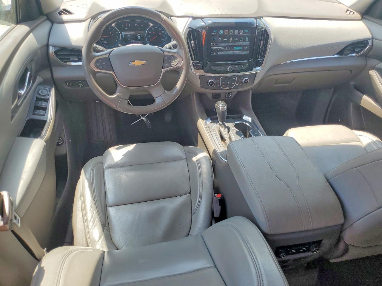 2019 CHEVROLET TRAVERSE LT photo 8