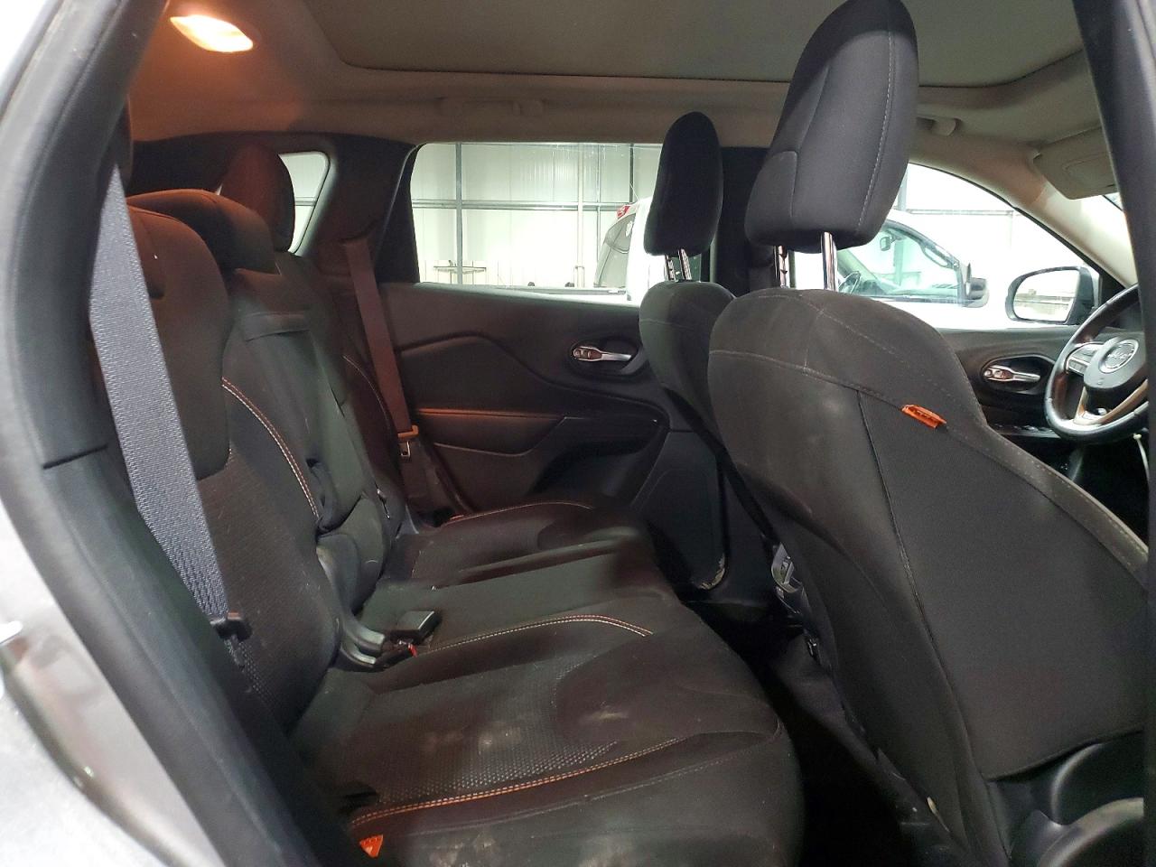 2016 JEEP CHEROKEE LATITUDE photo 31
