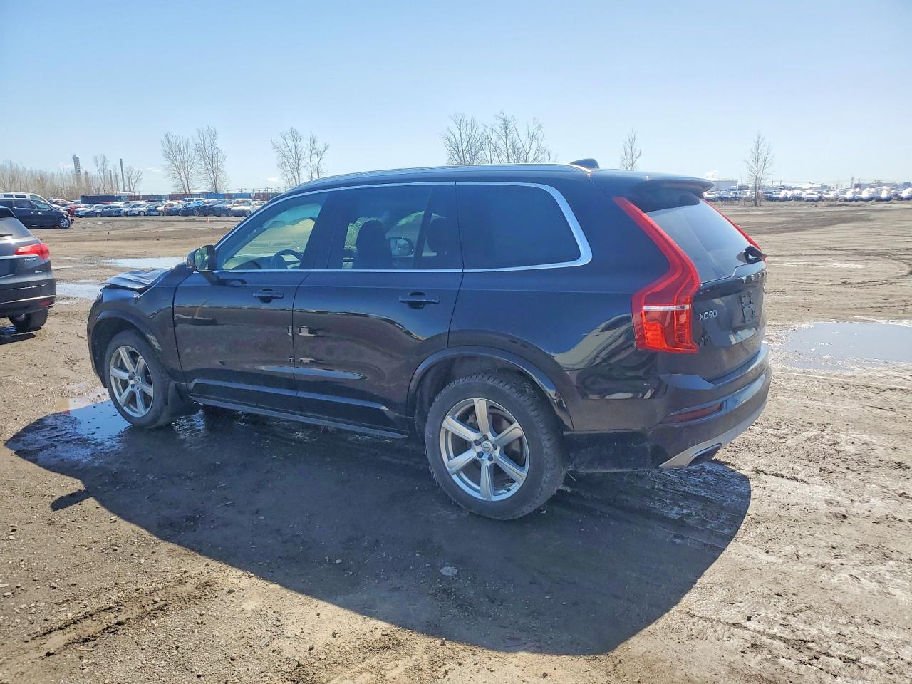 2021 VOLVO XC90 T6 MOMENTUM photo 3