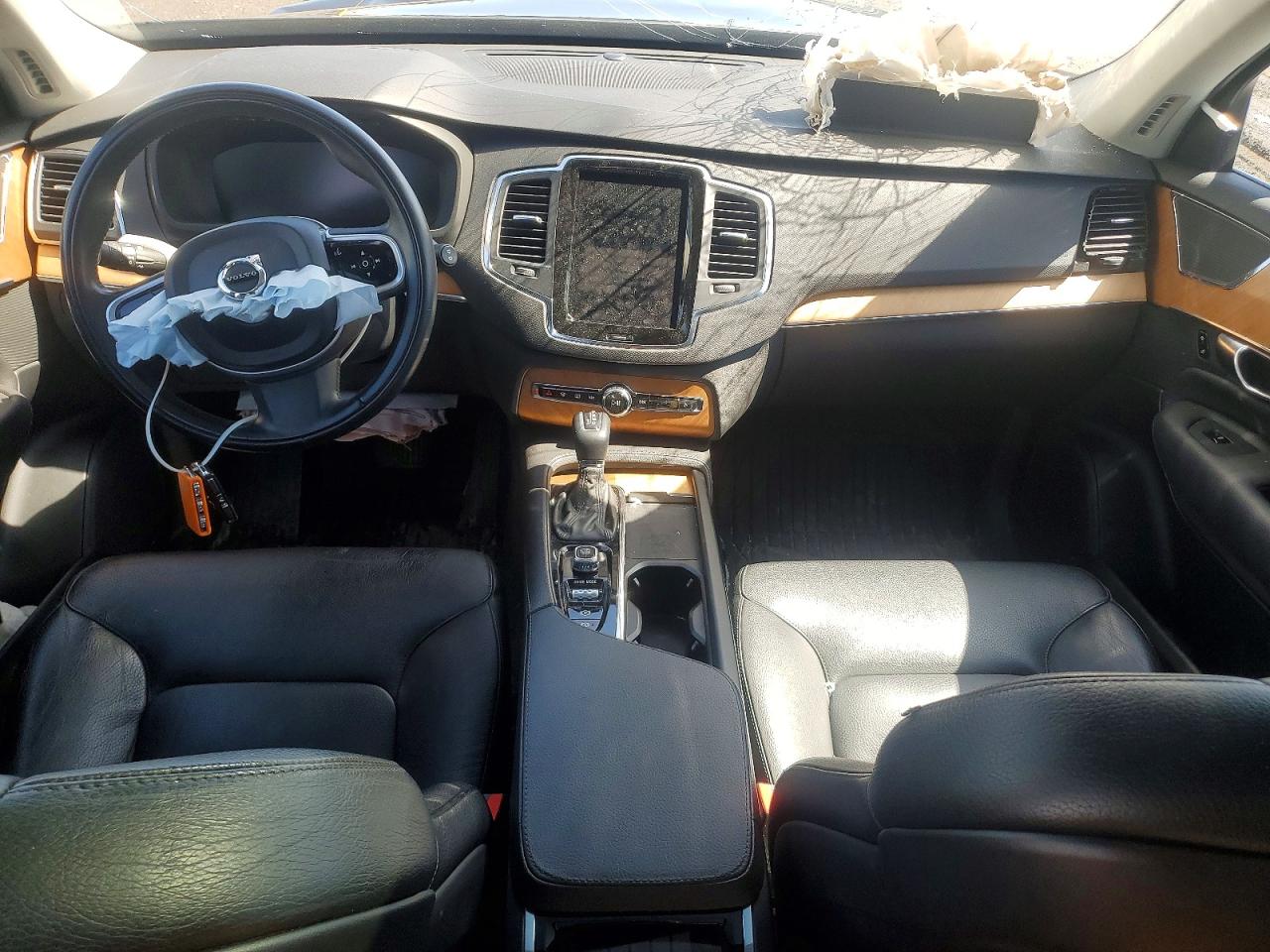 2021 VOLVO XC90 T6 MOMENTUM photo 15