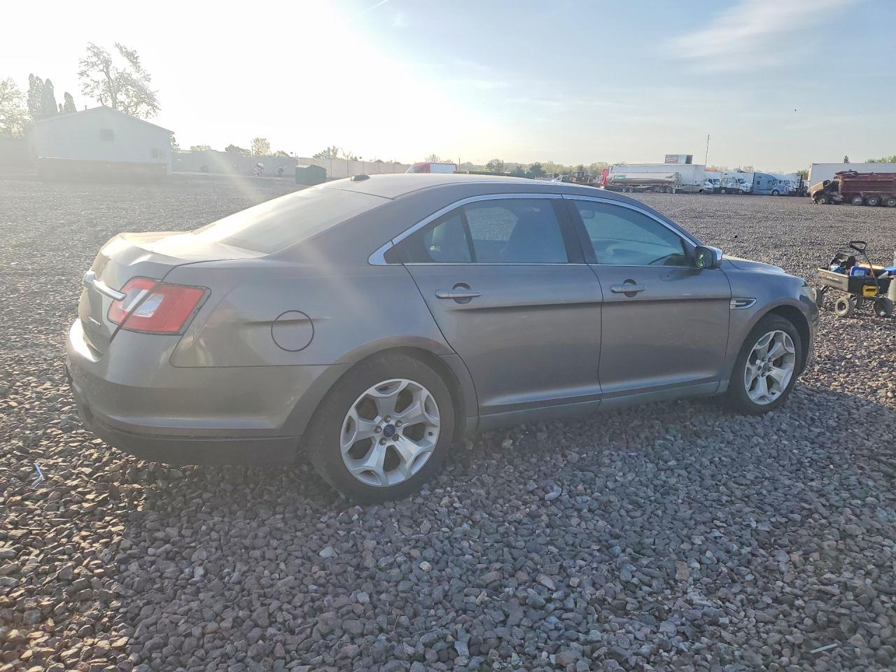 2011 FORD TAURUS LIMITED photo 5