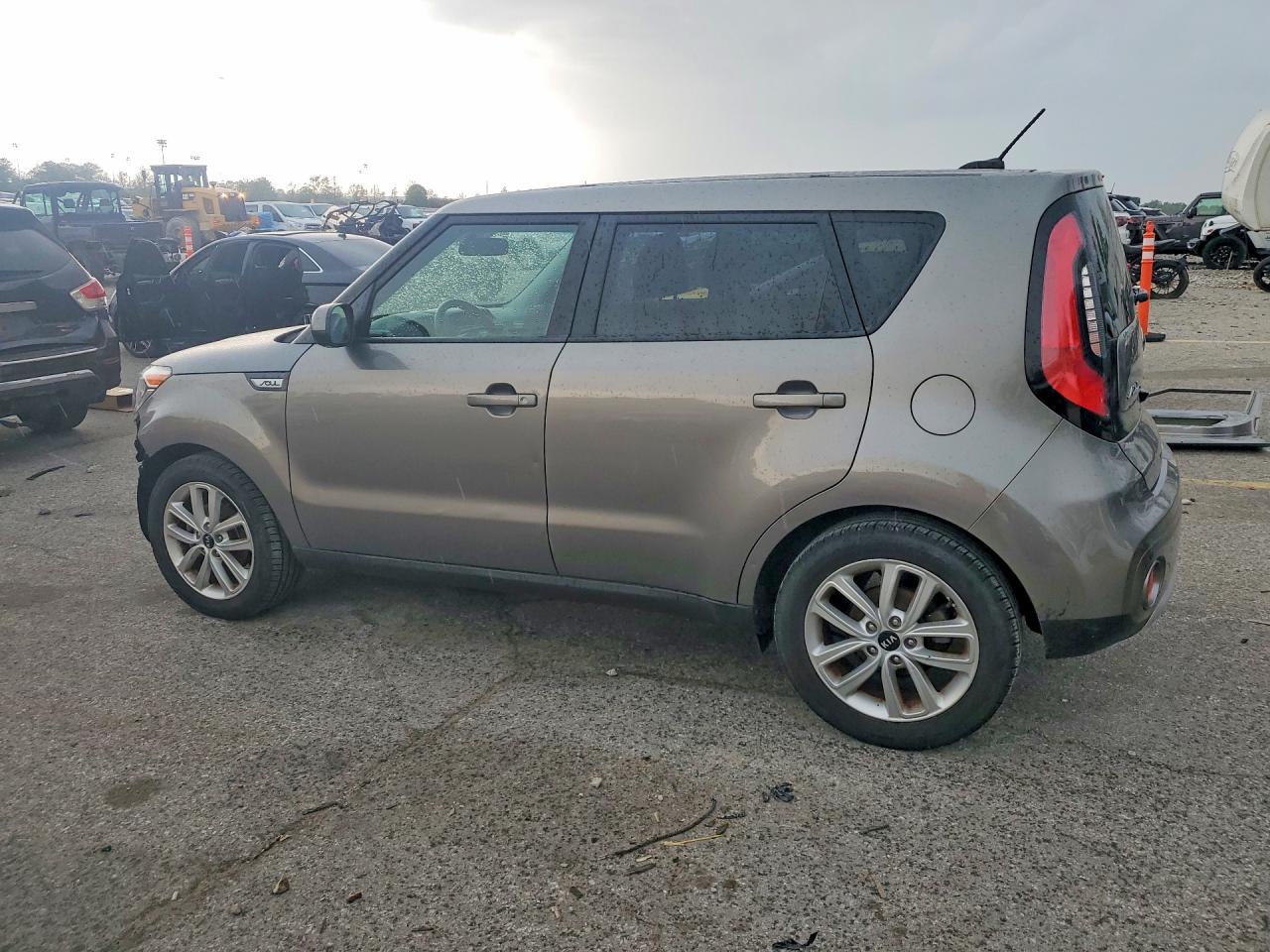 2018 KIA SOUL + photo 3