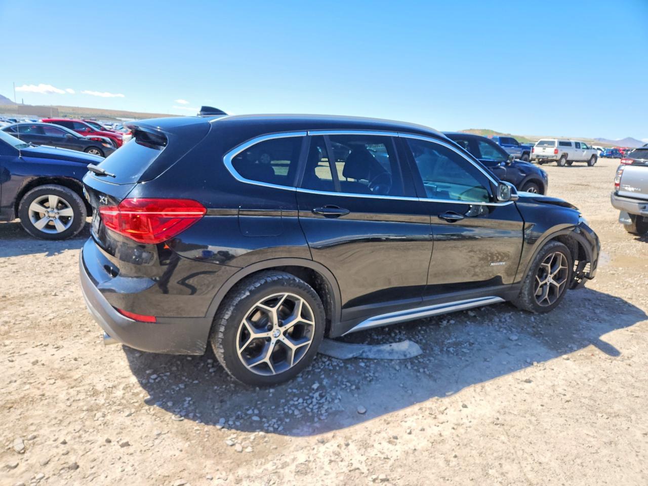 2016 BMW X1 XDRIVE28I photo 3