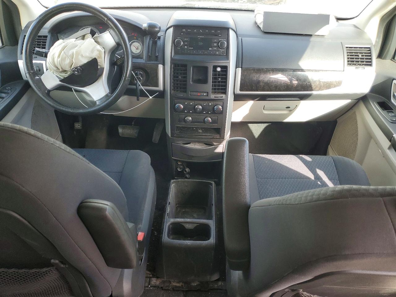 2010 DODGE GRAND CARAVAN SXT photo 15