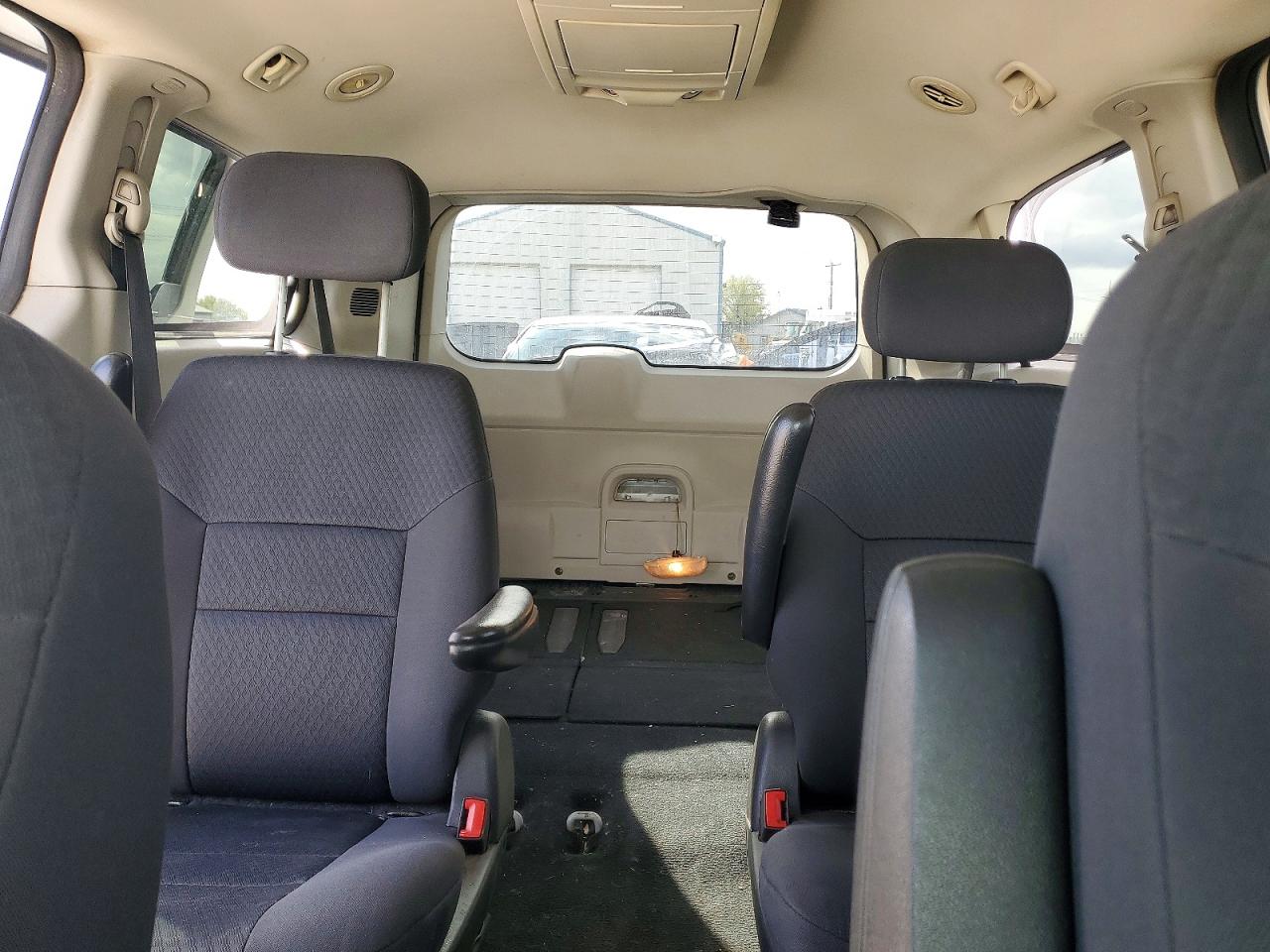 2010 DODGE GRAND CARAVAN SXT photo 19