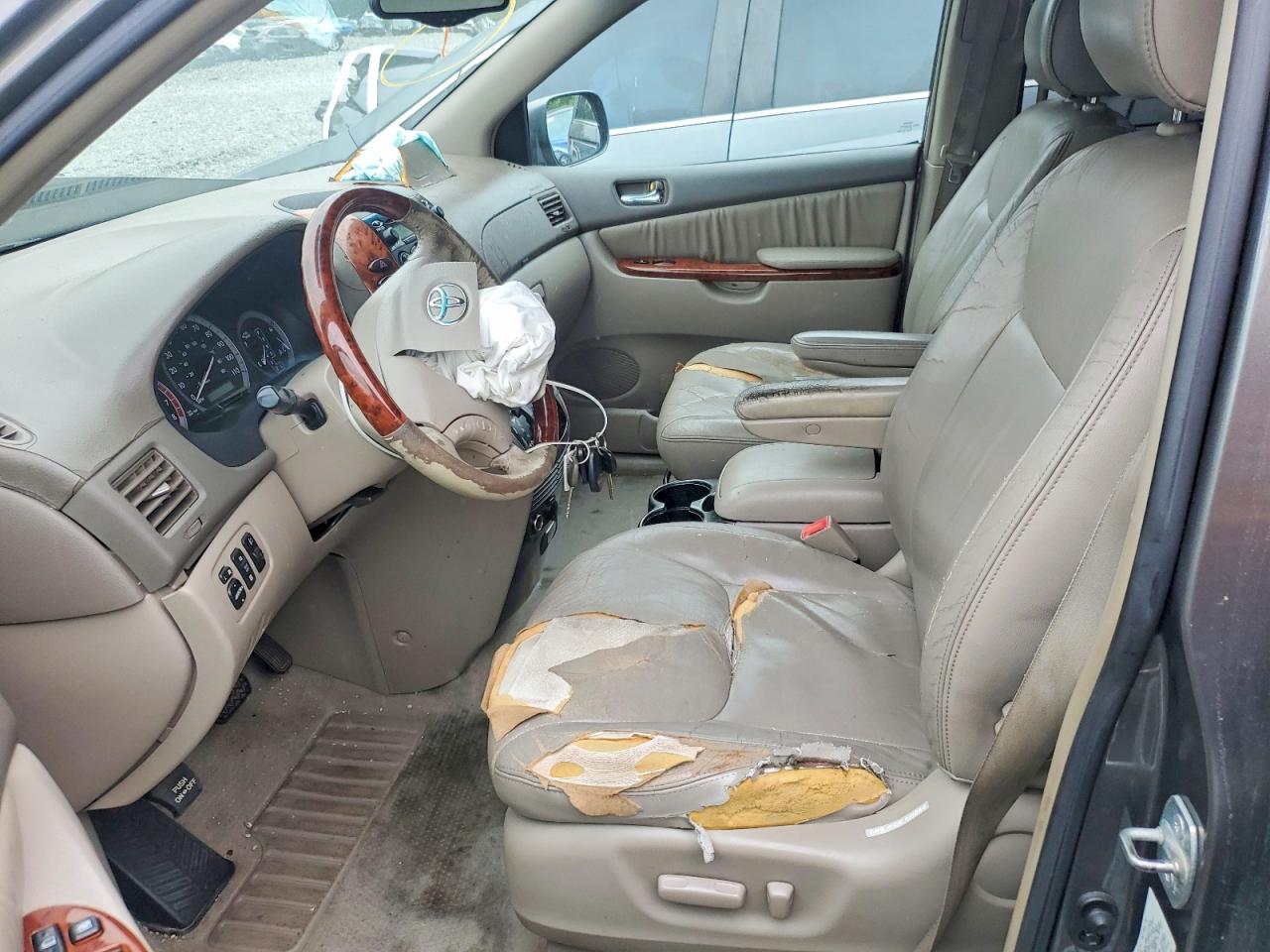 2004 TOYOTA SIENNA XLE LIMITED 7 PASSENGER photo 7