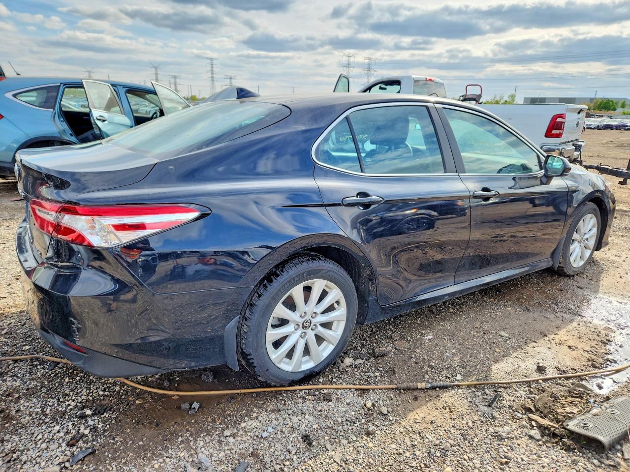 2020 TOYOTA CAMRY LE photo 5