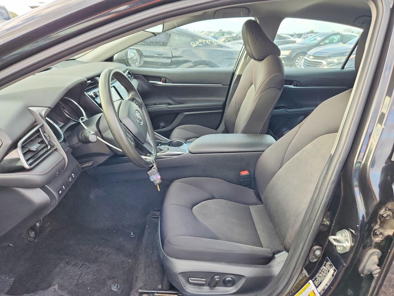 2020 TOYOTA CAMRY LE photo 13