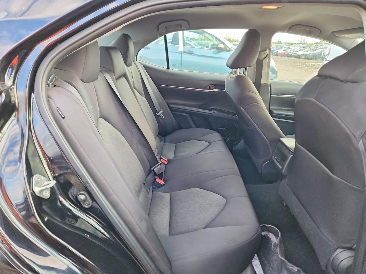 2020 TOYOTA CAMRY LE photo 19