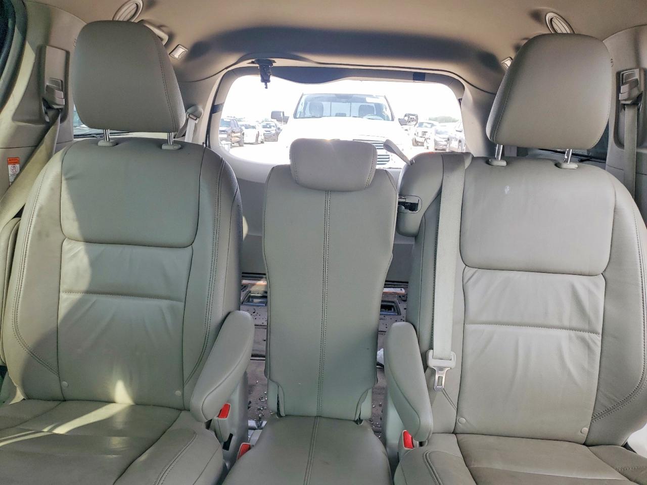 2015 TOYOTA SIENNA XLE PREMIUM 8-PASSENGER photo 10