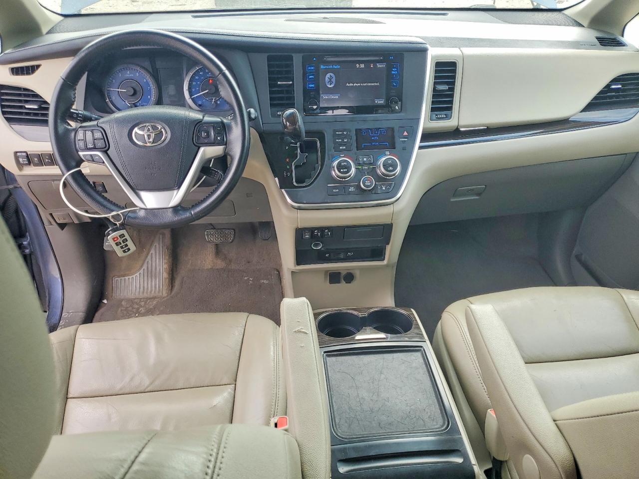 2015 TOYOTA SIENNA XLE PREMIUM 8-PASSENGER photo 8