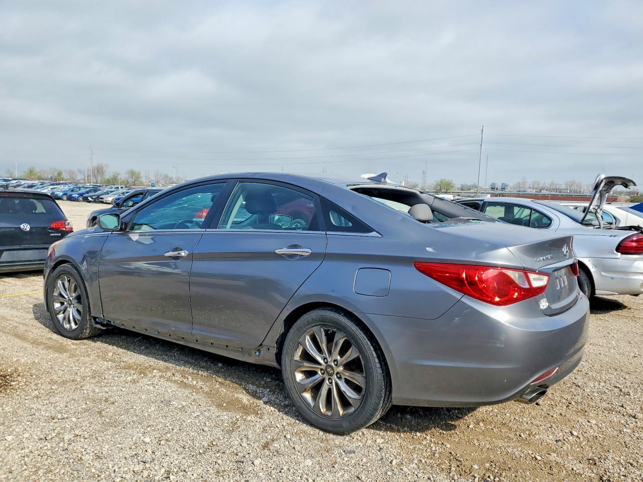 2011 HYUNDAI SONATA SE photo 4