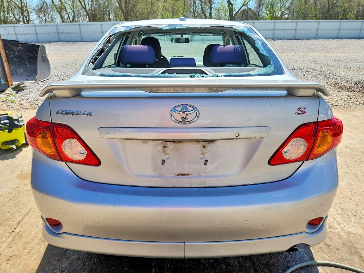2010 TOYOTA COROLLA S photo 16