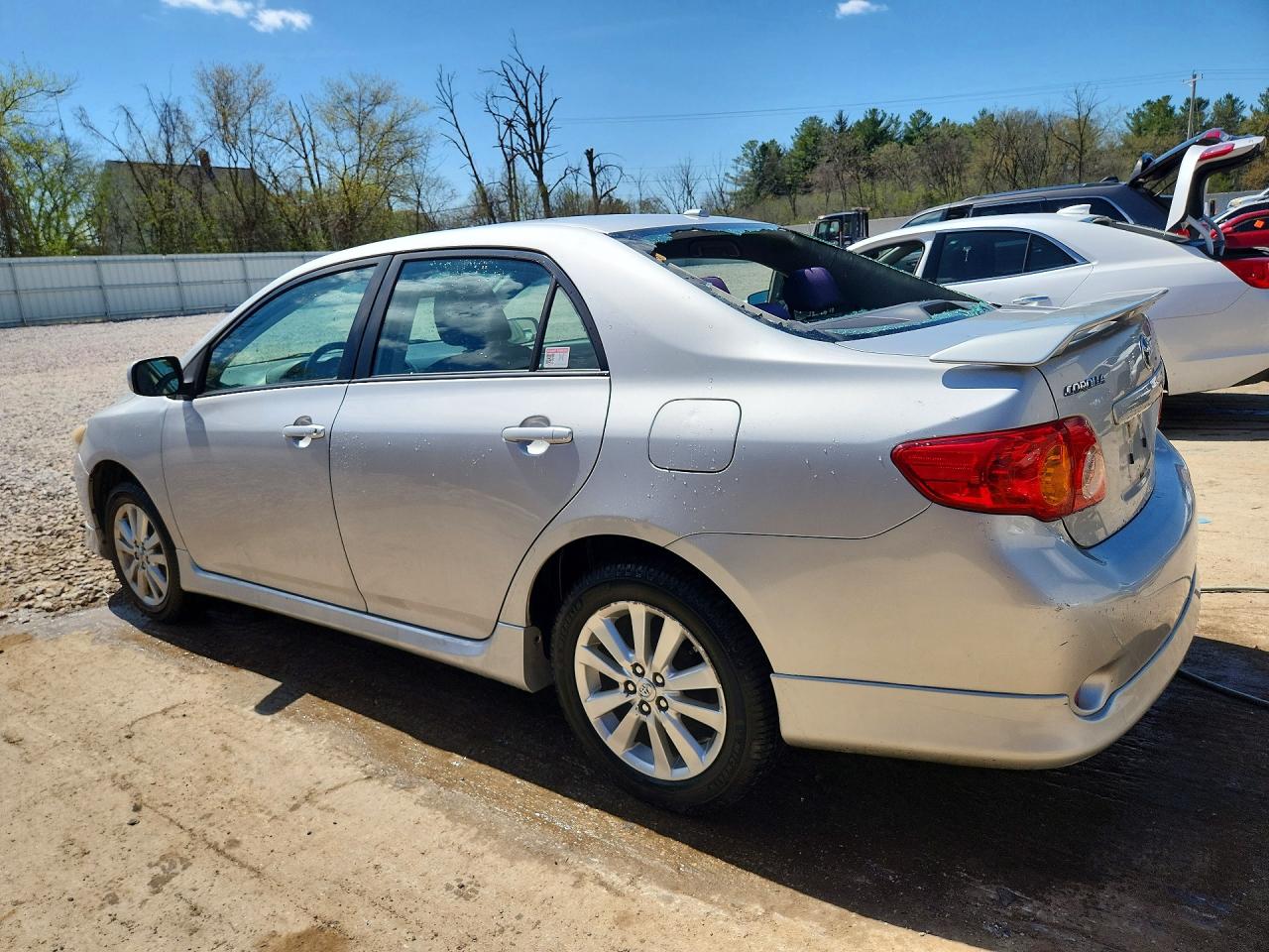 2010 TOYOTA COROLLA S photo 4