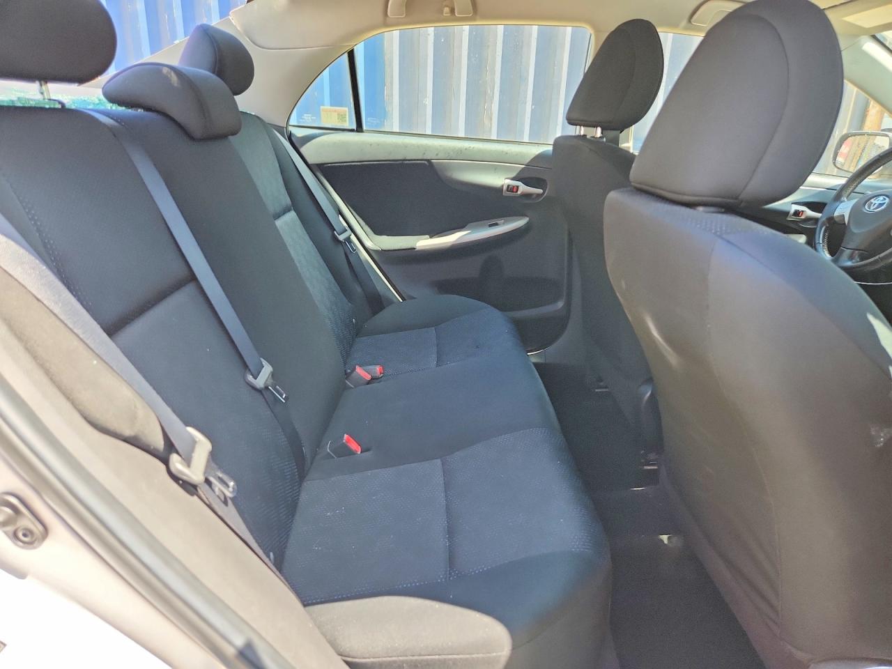 2010 TOYOTA COROLLA S photo 28