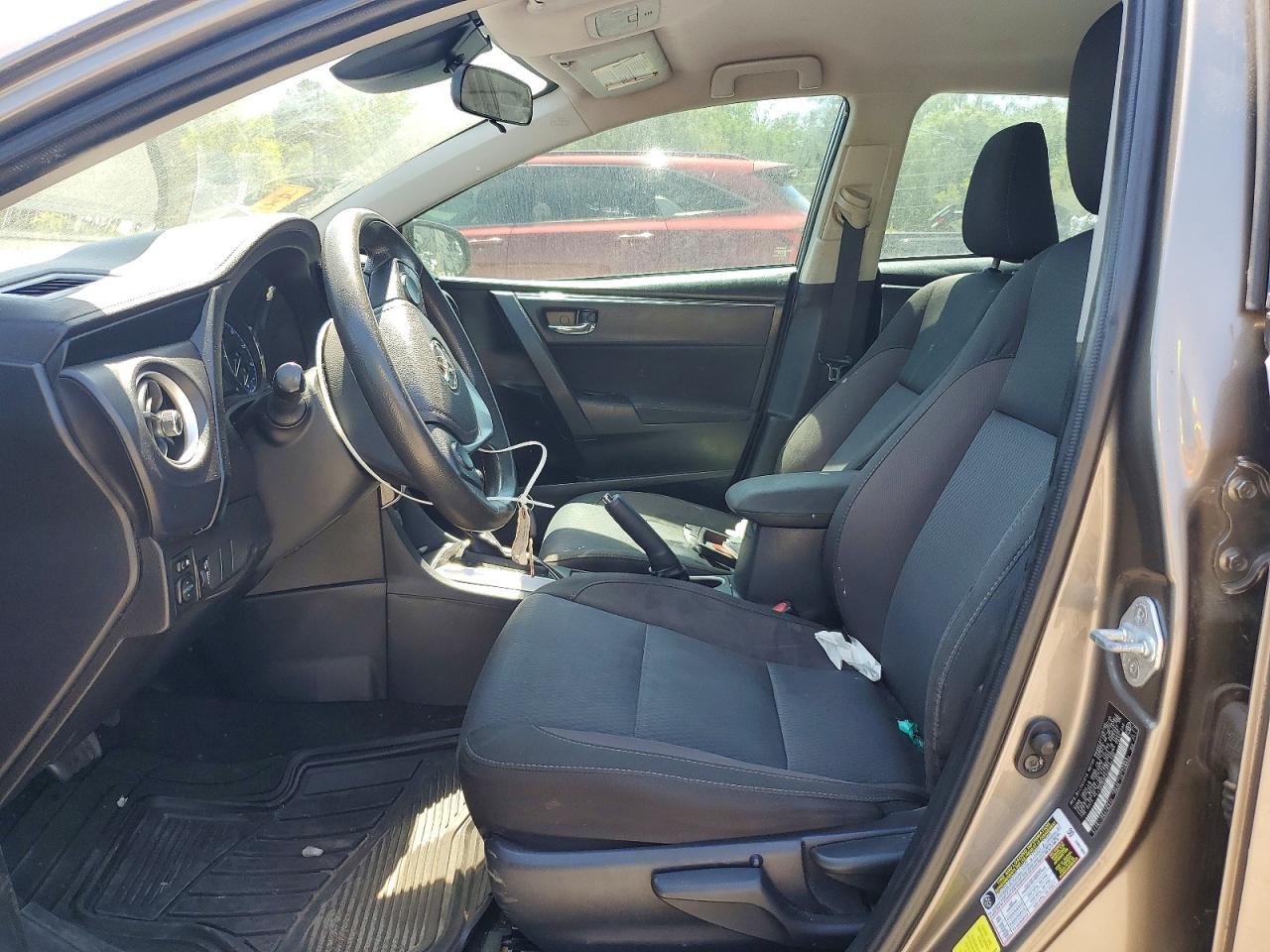 2017 TOYOTA COROLLA LE photo 13