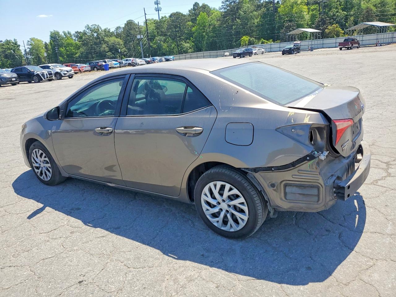 2017 TOYOTA COROLLA LE photo 3