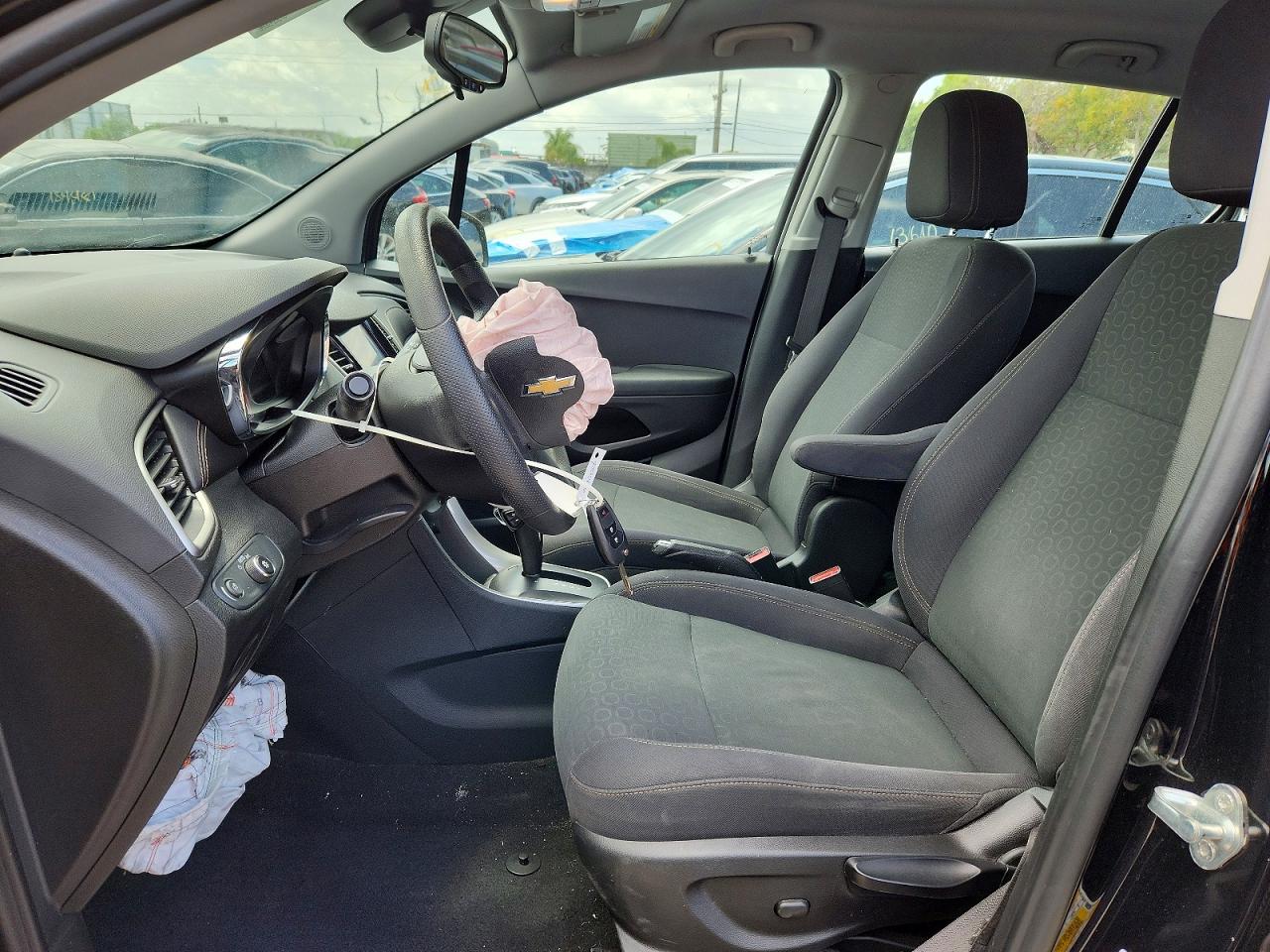 2020 CHEVROLET TRAX LS photo 13
